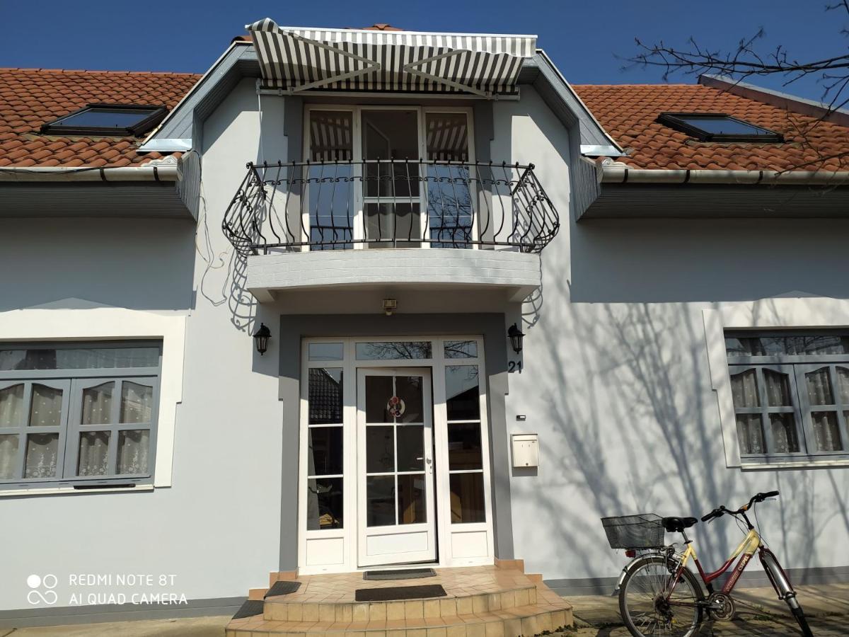 Hotel Jánosi Vendégház Tiszafüred Exterior foto